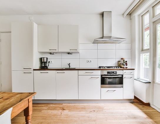 raam naast keuken met mooi lichtinval in Siddeburen
