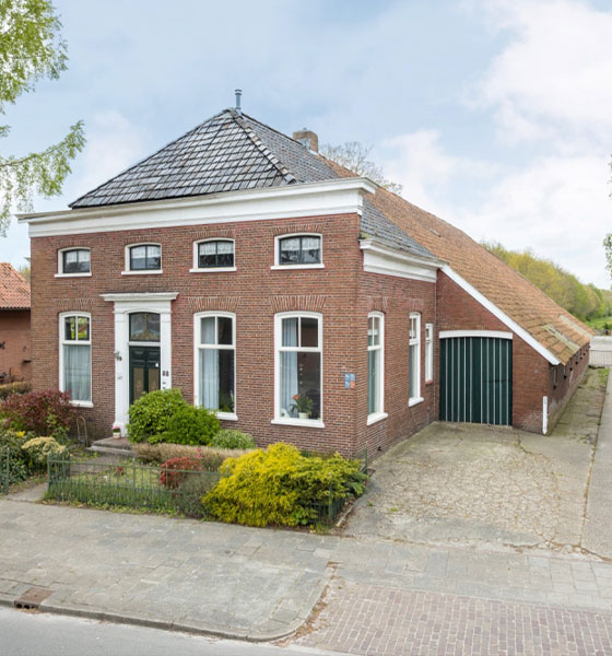 vrijstaande wonng met grote raampartijen